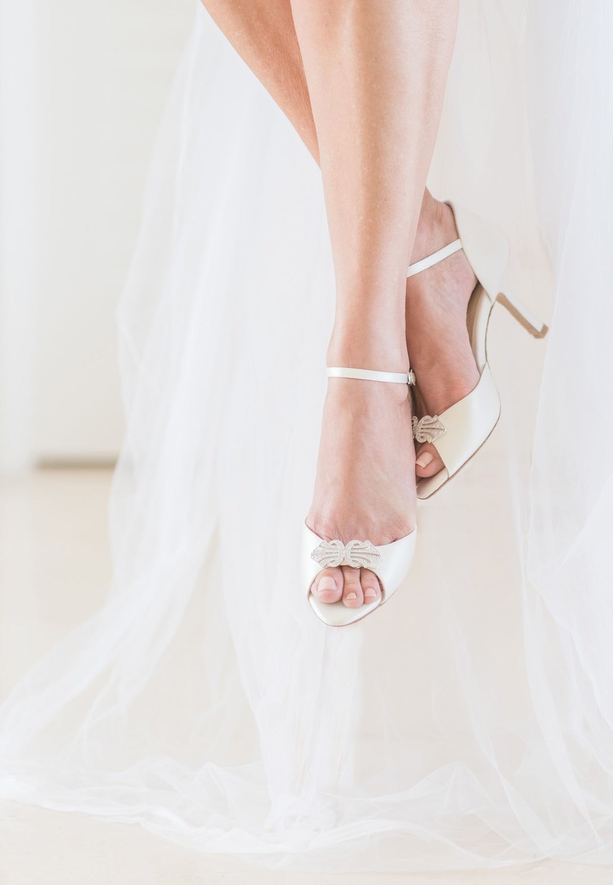 Wedding Shoes. Classic elegant ivory silk dyable bridal heels.