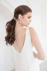 Pearl crystal and crystal bridal teardrop wedding earrings. Handmade in Canada. Delicate and unique earrings. Wedding inspo.