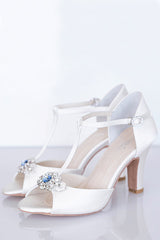 Wedding Shoes. Classic elegant ivory silk dyable bridal heels.