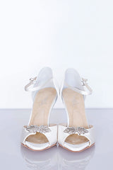 Wedding Shoes. Classic elegant ivory silk dyable bridal heels.