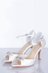 Wedding Shoes. Classic elegant ivory silk dyable bridal heels.