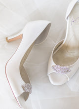Wedding Shoes. Classic elegant ivory silk dyable bridal heels.