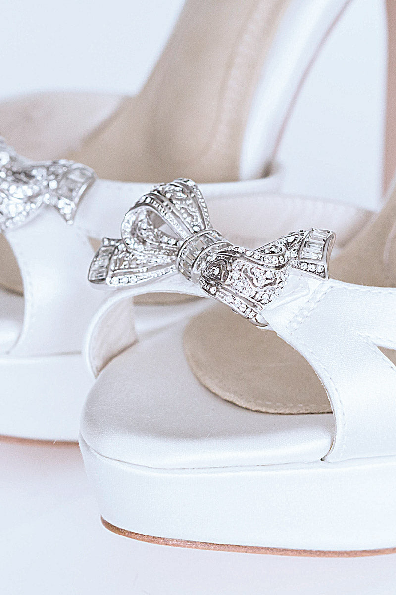 Wedding Shoes. Classic elegant ivory silk dyable bridal heels.