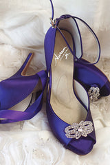 Wedding Shoes. Classic elegant ivory silk dyable bridal heels.