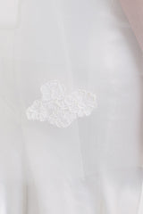 Alivia Fingertip Lace Drop Veil - Sample Sale