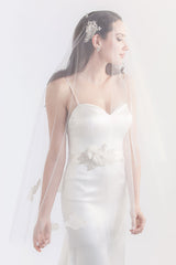Alivia Fingertip Lace Drop Veil - Sample Sale
