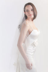 Alivia Fingertip Lace Drop Veil - Sample Sale