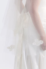 Alivia Fingertip Lace Drop Veil - Sample Sale