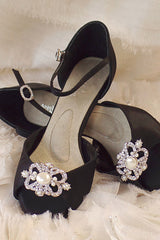 Wedding Shoes. Classic elegant ivory silk dyable bridal heels.