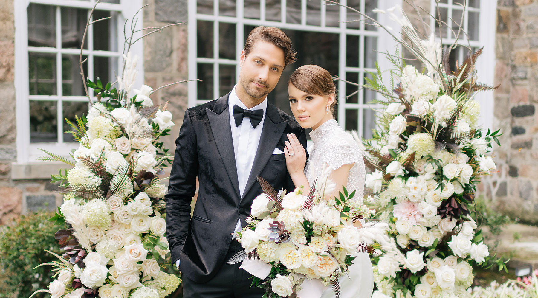 Chic Black & White Wedding Theme for the Modern Romantic in You