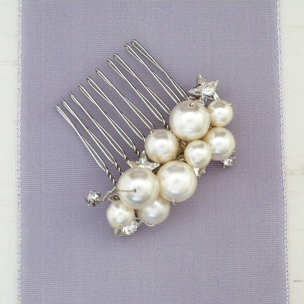 Small hair comb with pearls