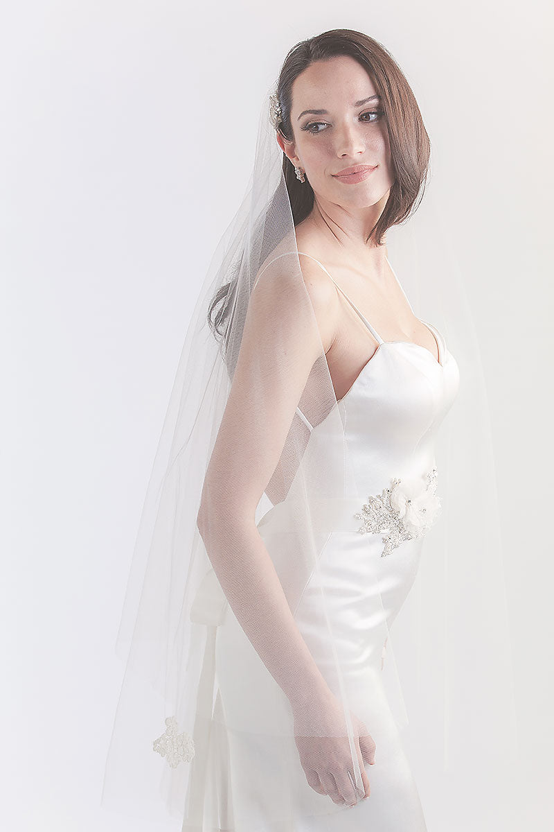 Alivia Fingertip Lace Drop Veil - Sample Sale