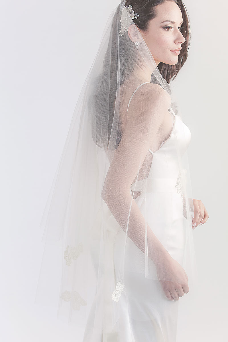 Alivia Fingertip Lace Drop Veil - Sample Sale